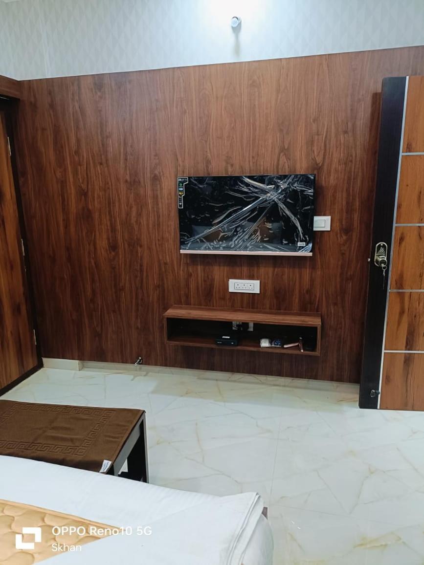 Golden Residency Hotel Kushalnagar Exterior photo