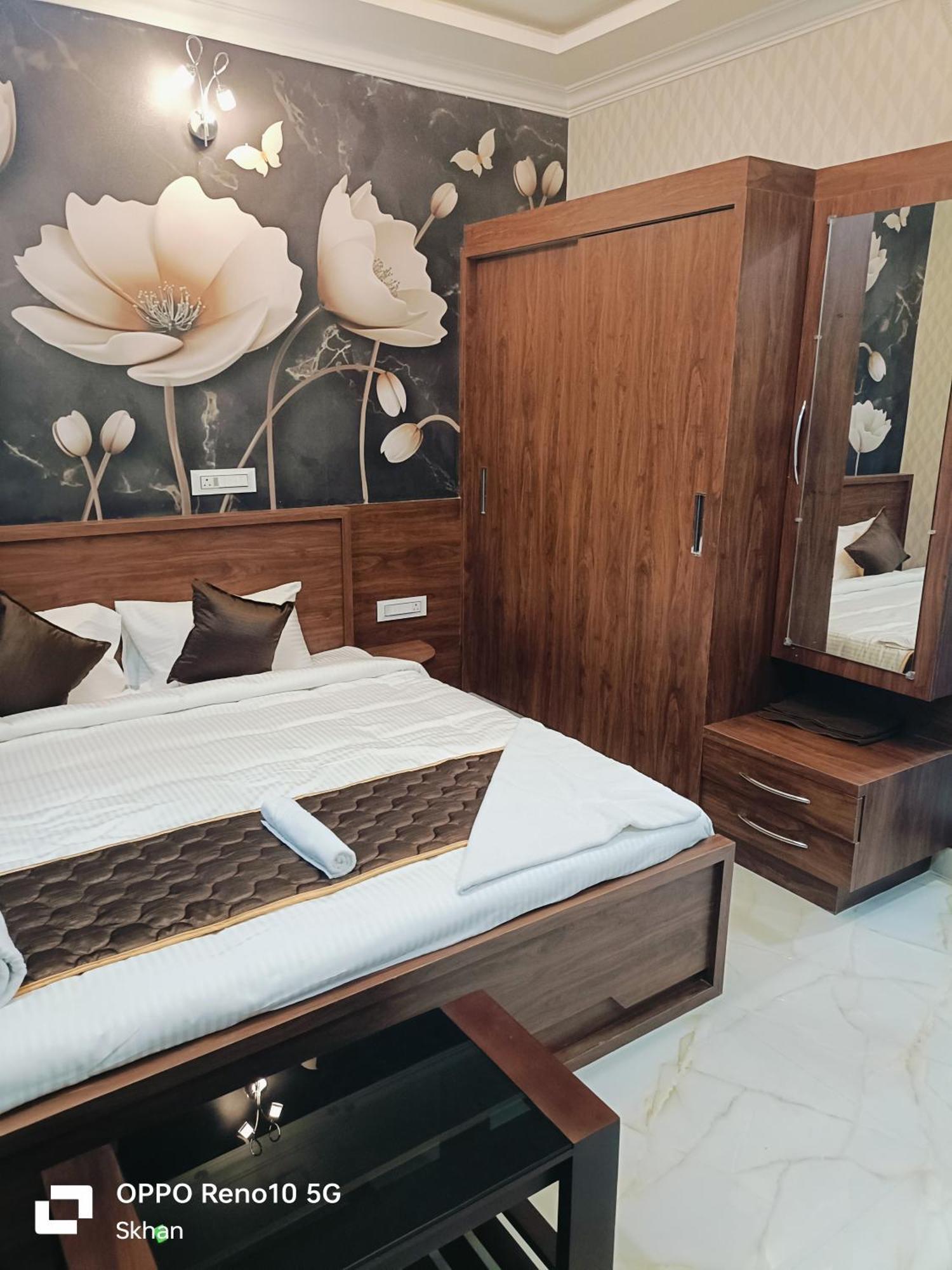 Golden Residency Hotel Kushalnagar Exterior photo