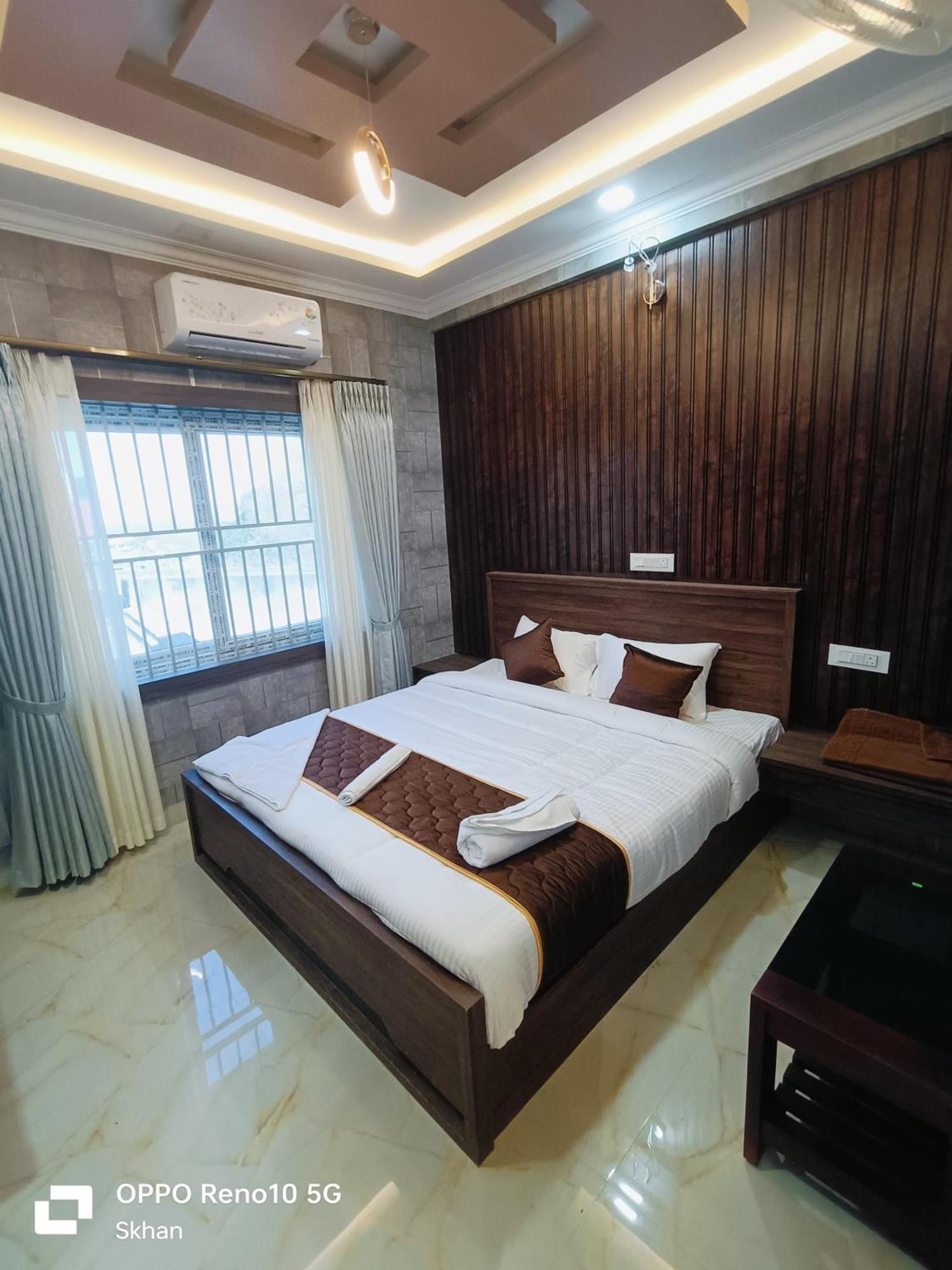 Golden Residency Hotel Kushalnagar Exterior photo